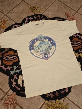 🔥🔥Vintage 90s Made In USA Single Stitch Cream Tee with Retro Robot Print🔥🔥XL